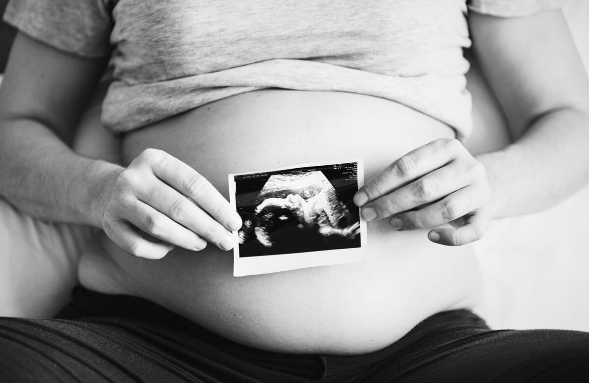 Ecografia în sarcină. De ce e importantă pentru buna dezvoltare a fătului și sănătatea mamei. Rolul ecografiei de screening din trimestrul I