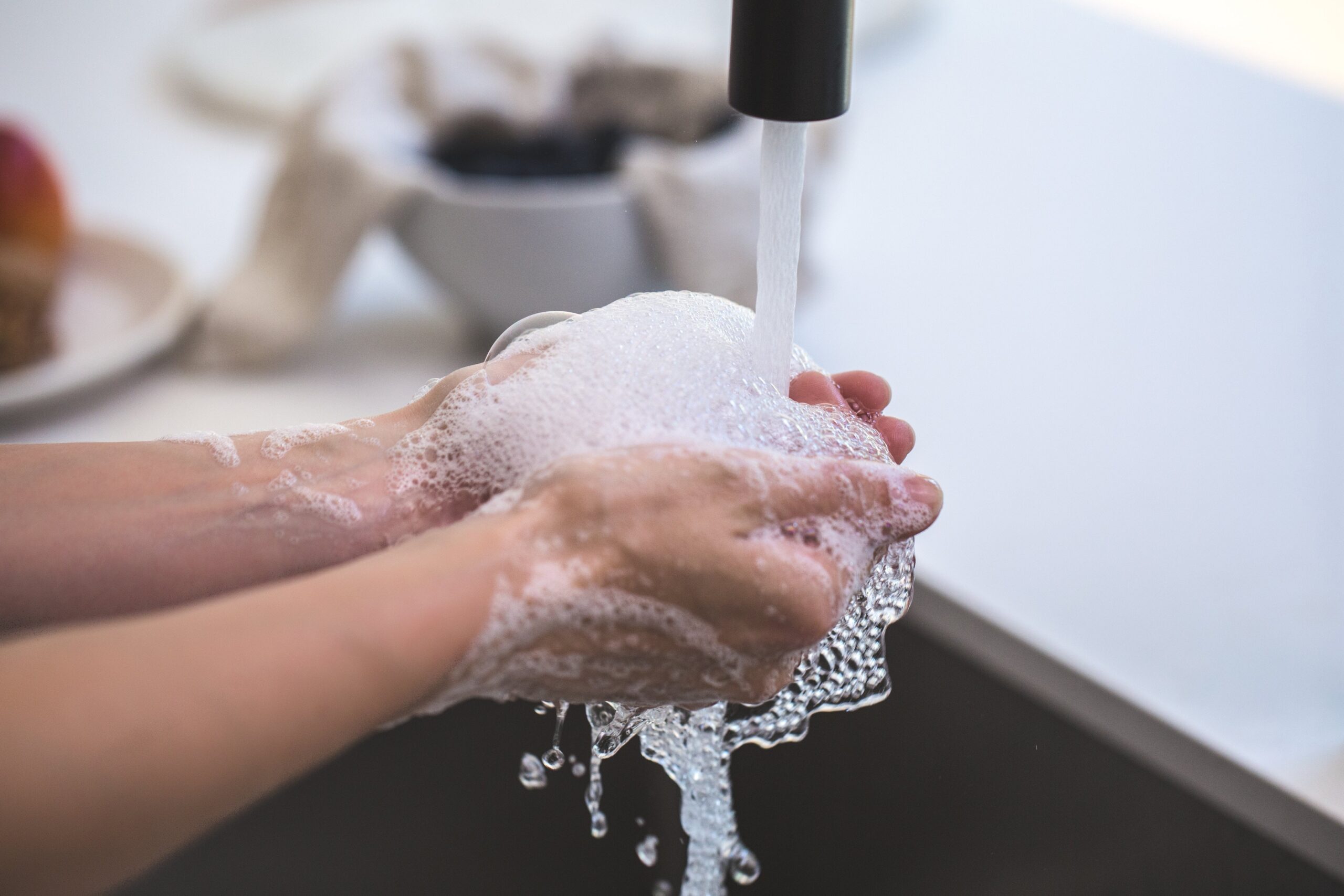 Produsele de igienă intimă – le folosim sau nu?