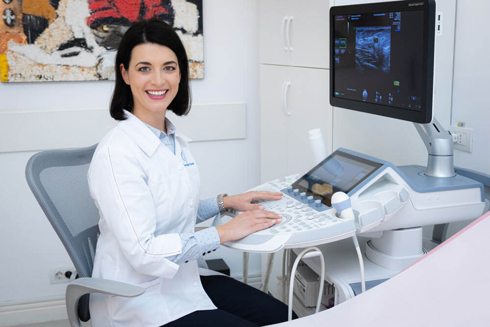 Dr. LAURA MIHAELA MUSTAȚĂ