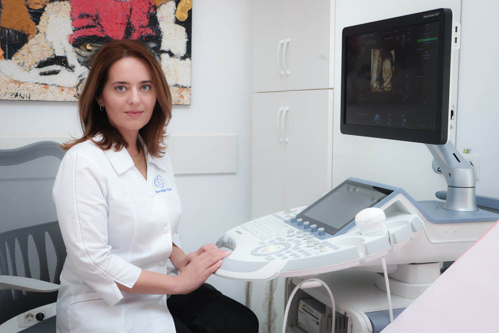 Dr. LUCIA IURCO